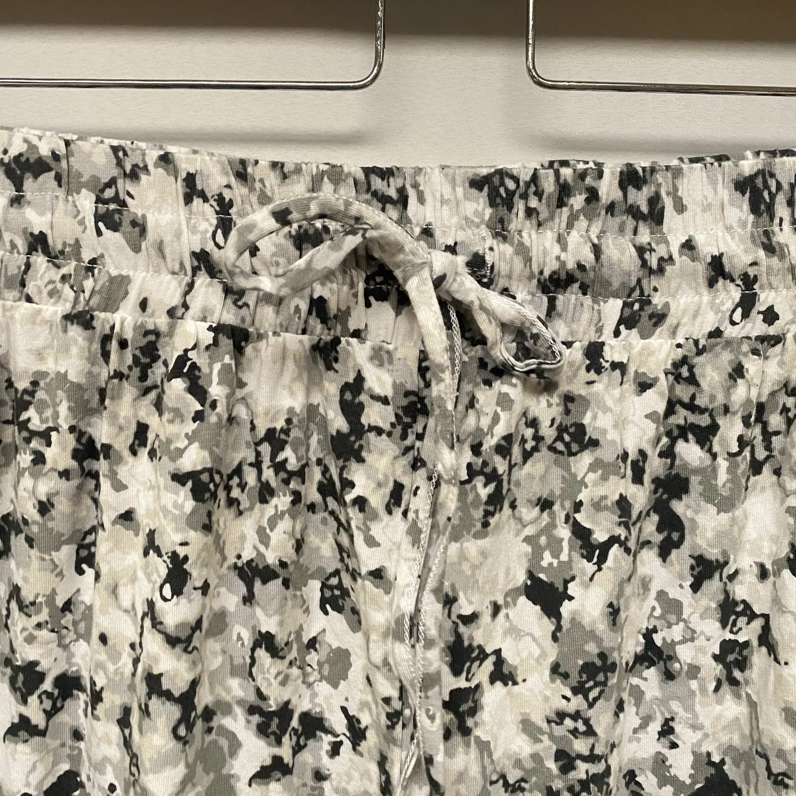 The Original Muk Luks Woman Plus P3X Camouflage Drawstring Elastic Waist Jogger Size 3X - Image 5