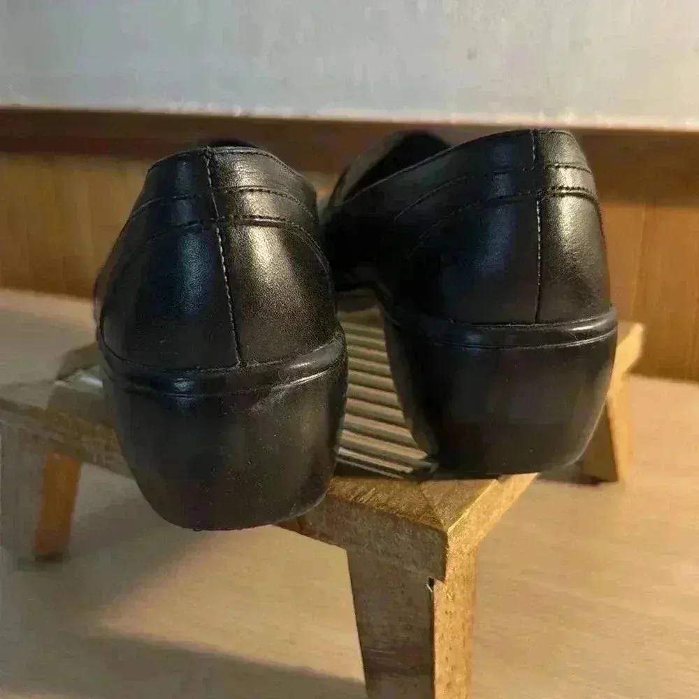 Clark’s Blackberry Black Leather Slip-on Loafers - Image 3