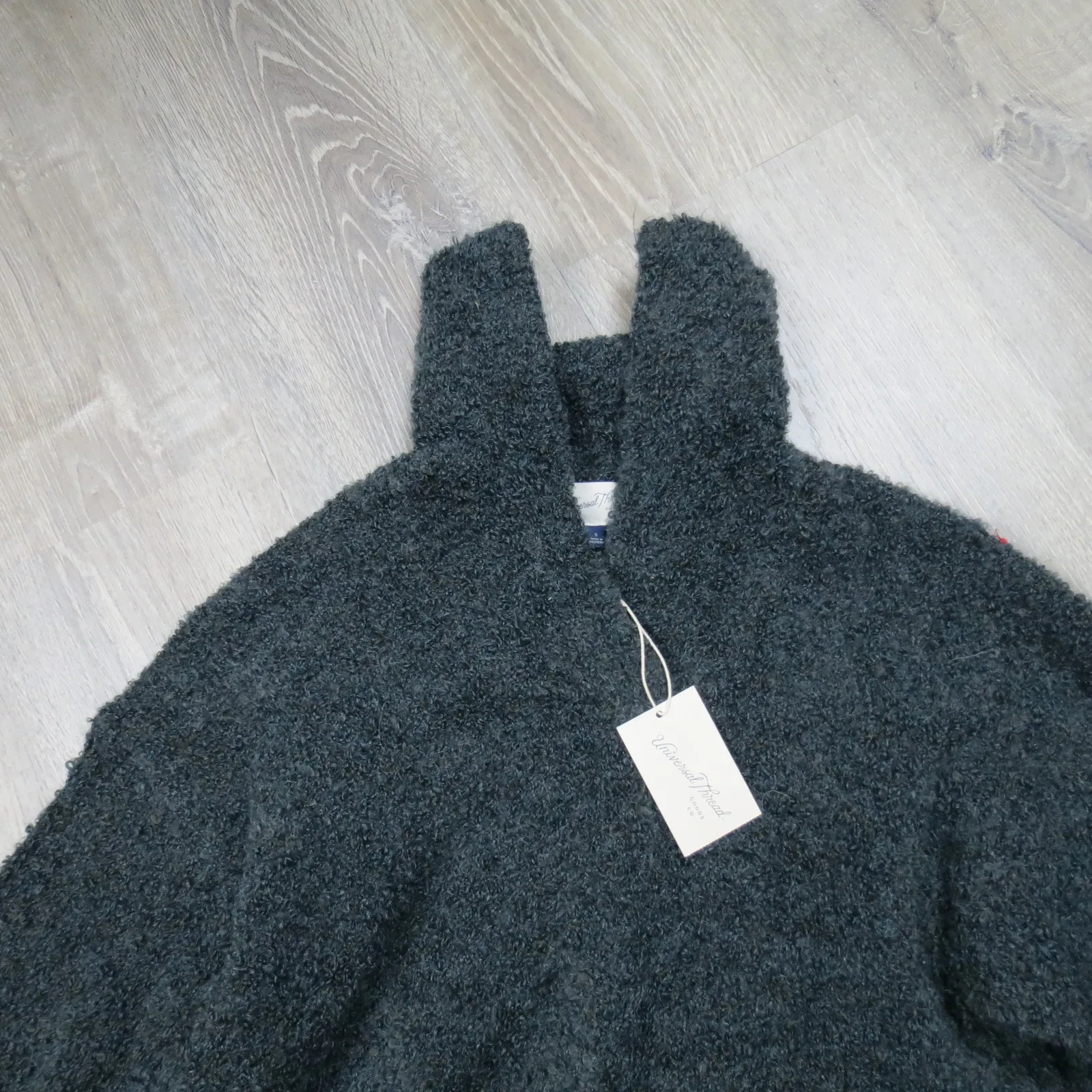 Universal Thread Women's Charcoal Gray Split Neck Sweater - Size Small - NWT - Image 3