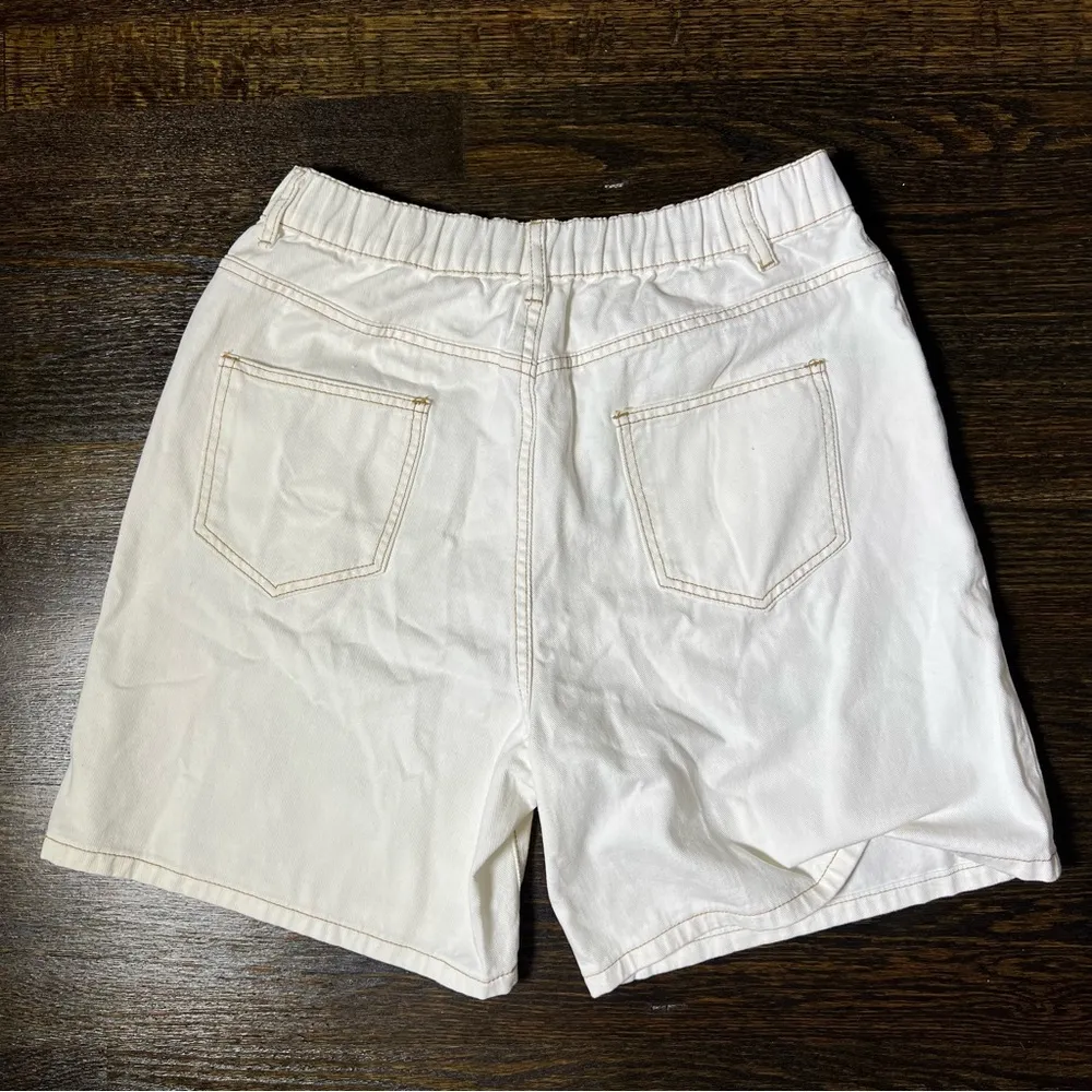 Shein Dazy White High Waist Shorts - Image 5