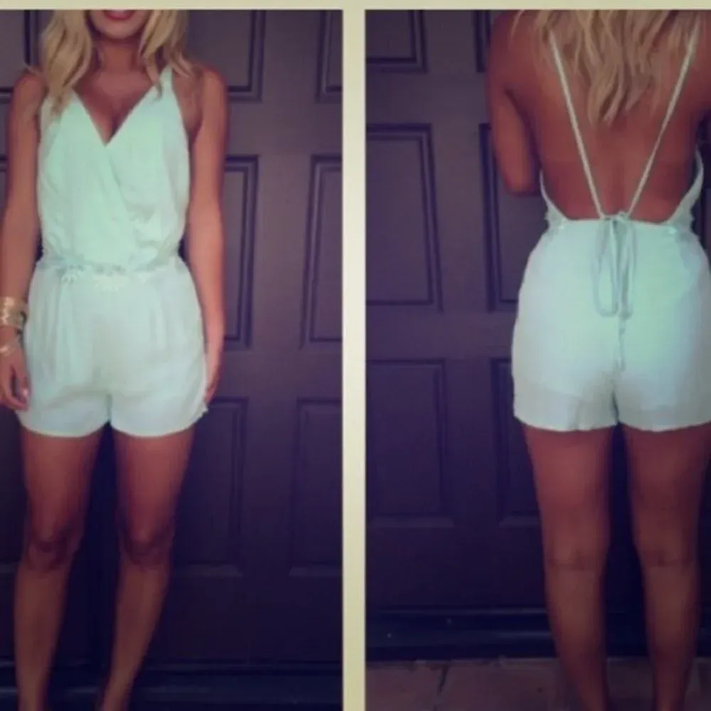 Maddy K Mint Flower‎ Open Back Romper Size Small - Image 3