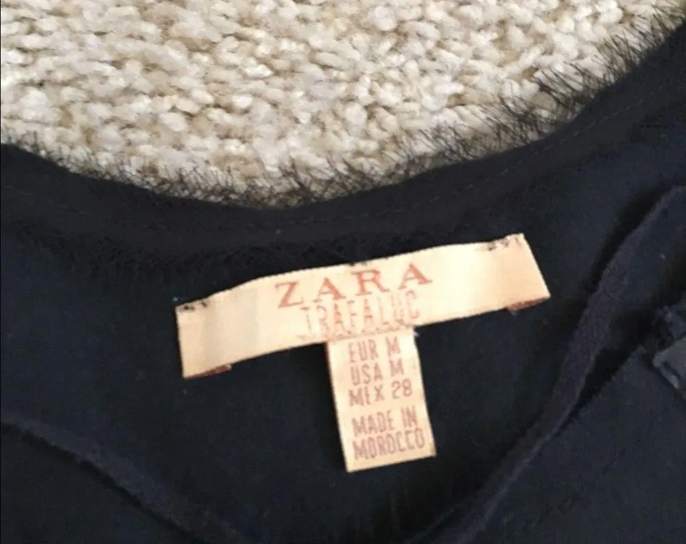 Black short sleeve top never worn - Image 3