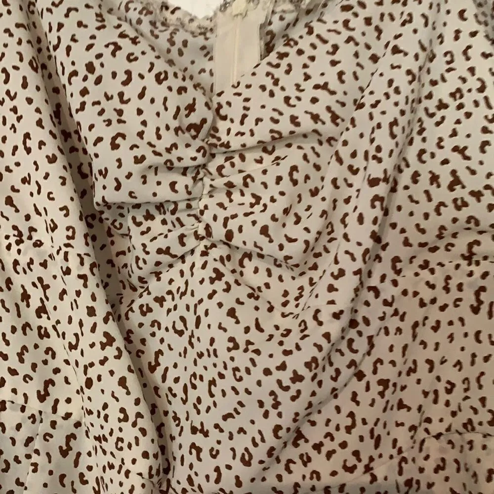 Main Strip Cheetah Romper - Image 4