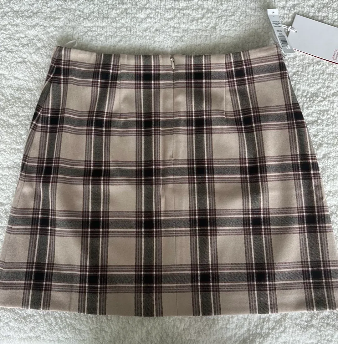 Aritzia Skirt - Image 3