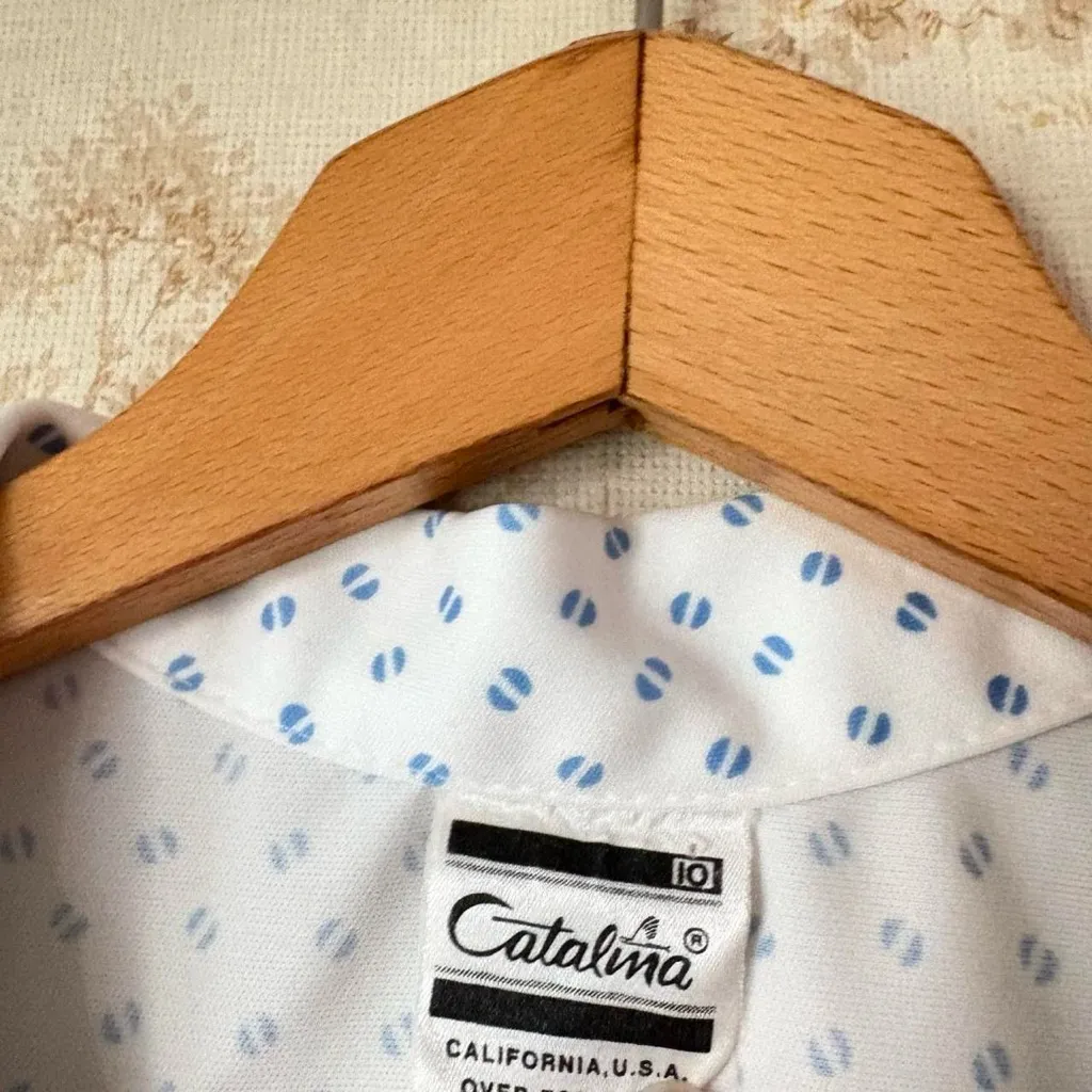 Vintage 70s 80s Catalina white and blue polka dot satin button front top 10 - Image 4