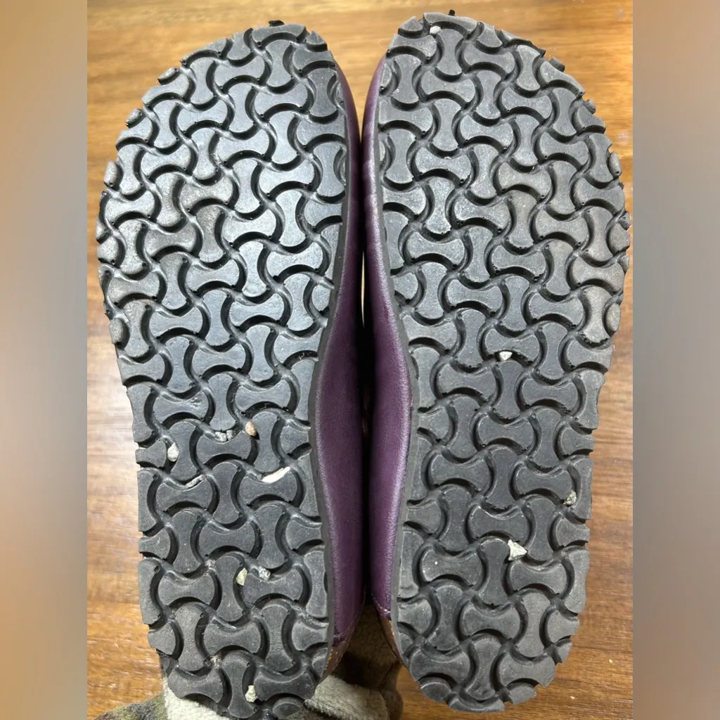 BioWorld Vegan Size 7.5 Brown Slip On Clogs - Image 5