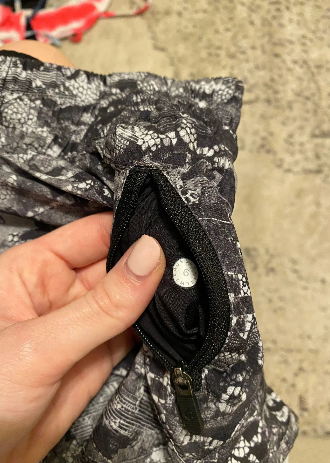 Lululemon Black Lace Tracker Short - Image 4