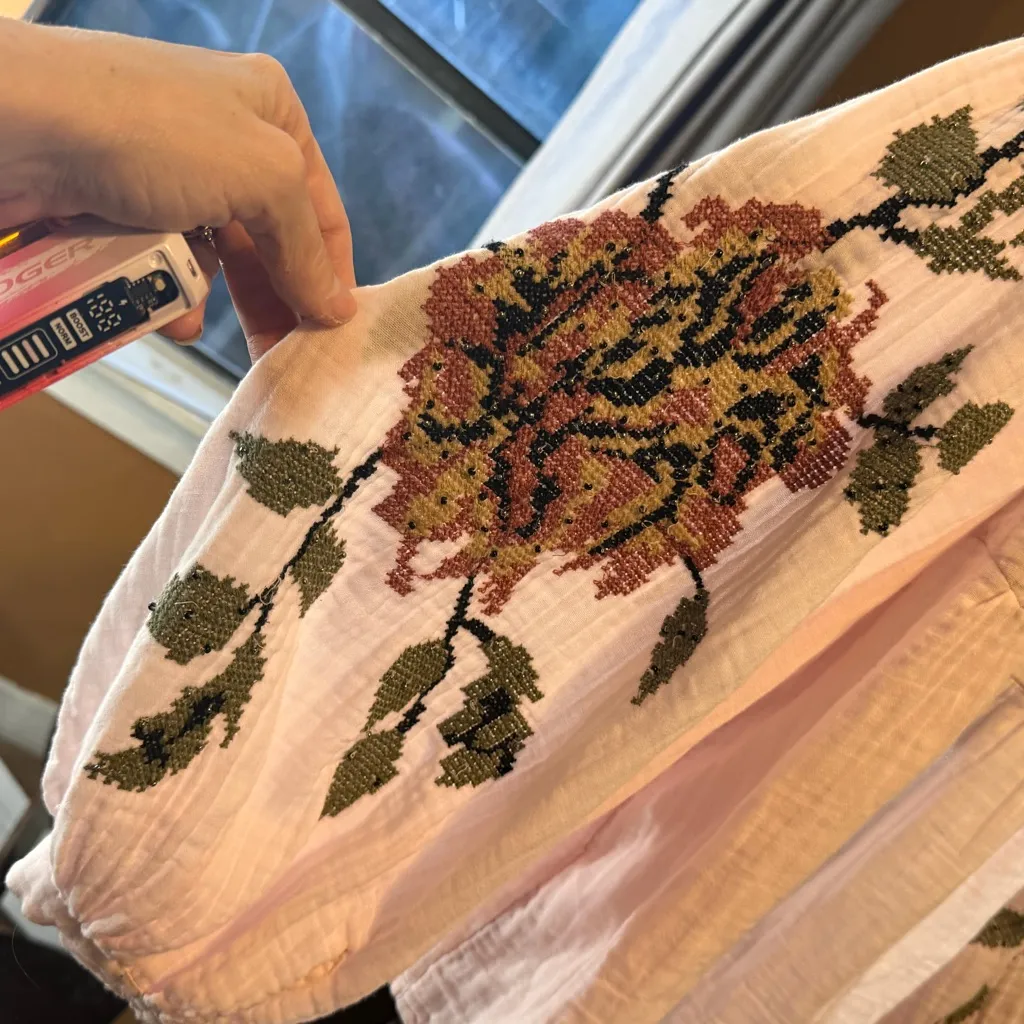 Zara Pink Floral Embroidered Cardigan Style Blouse with necklace in excellent - Image 4