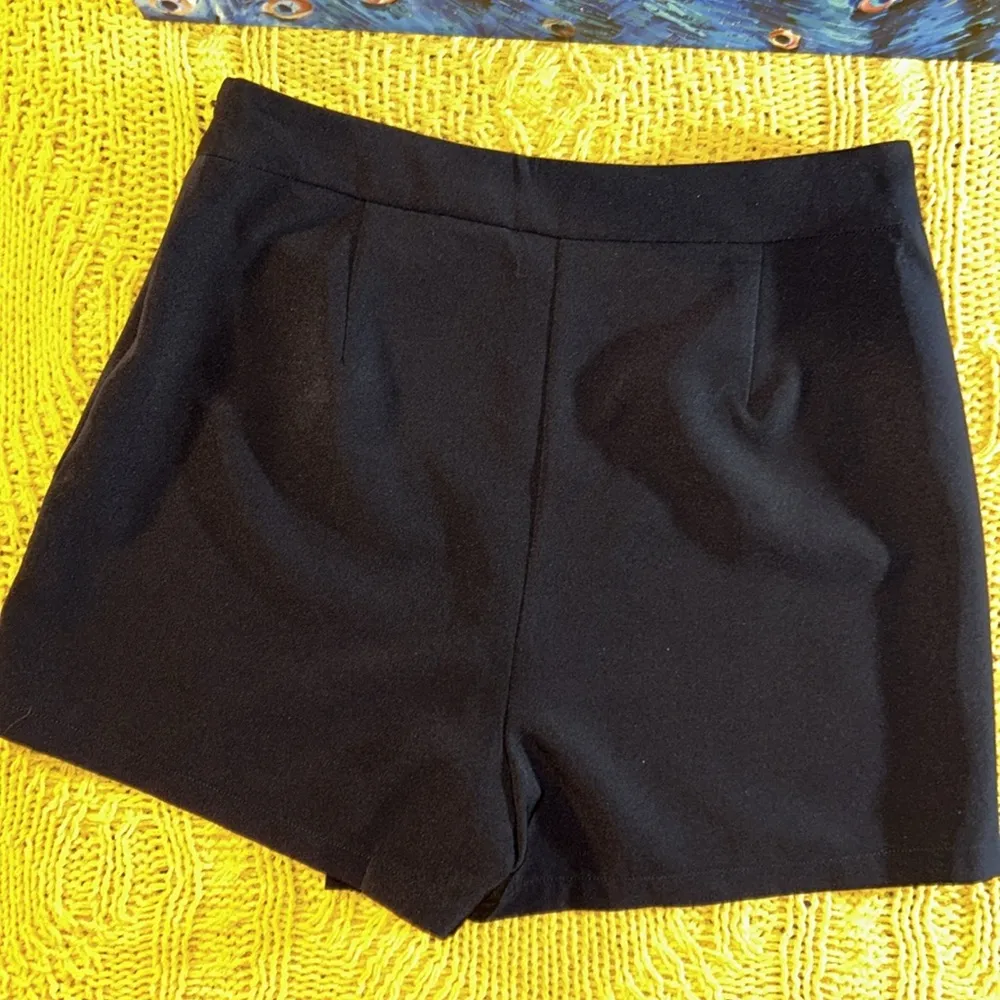 Sincerely Jules  Size L Black Skort - Image 5
