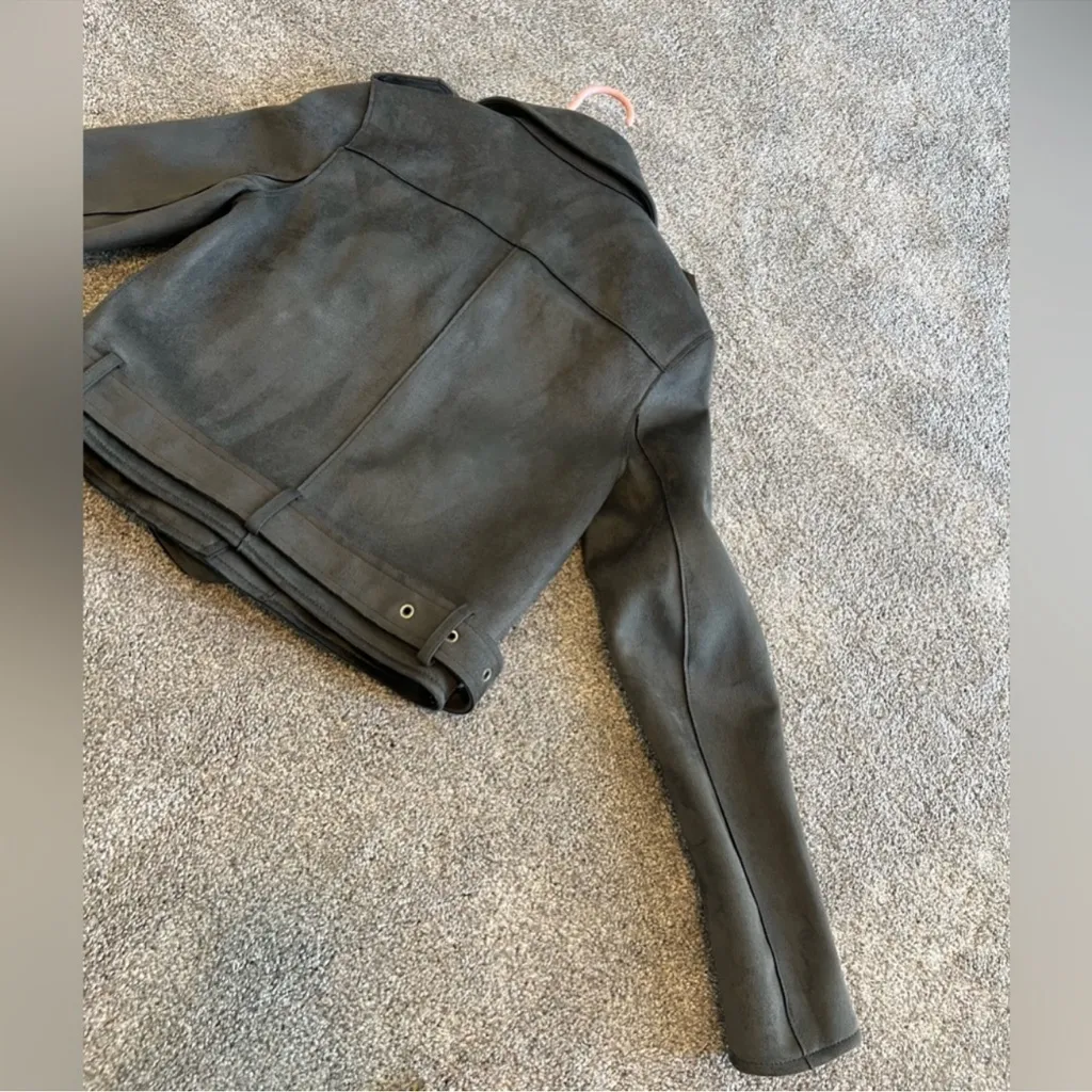 Zara Women's Gray faux leather, suede Jacket - Image 7