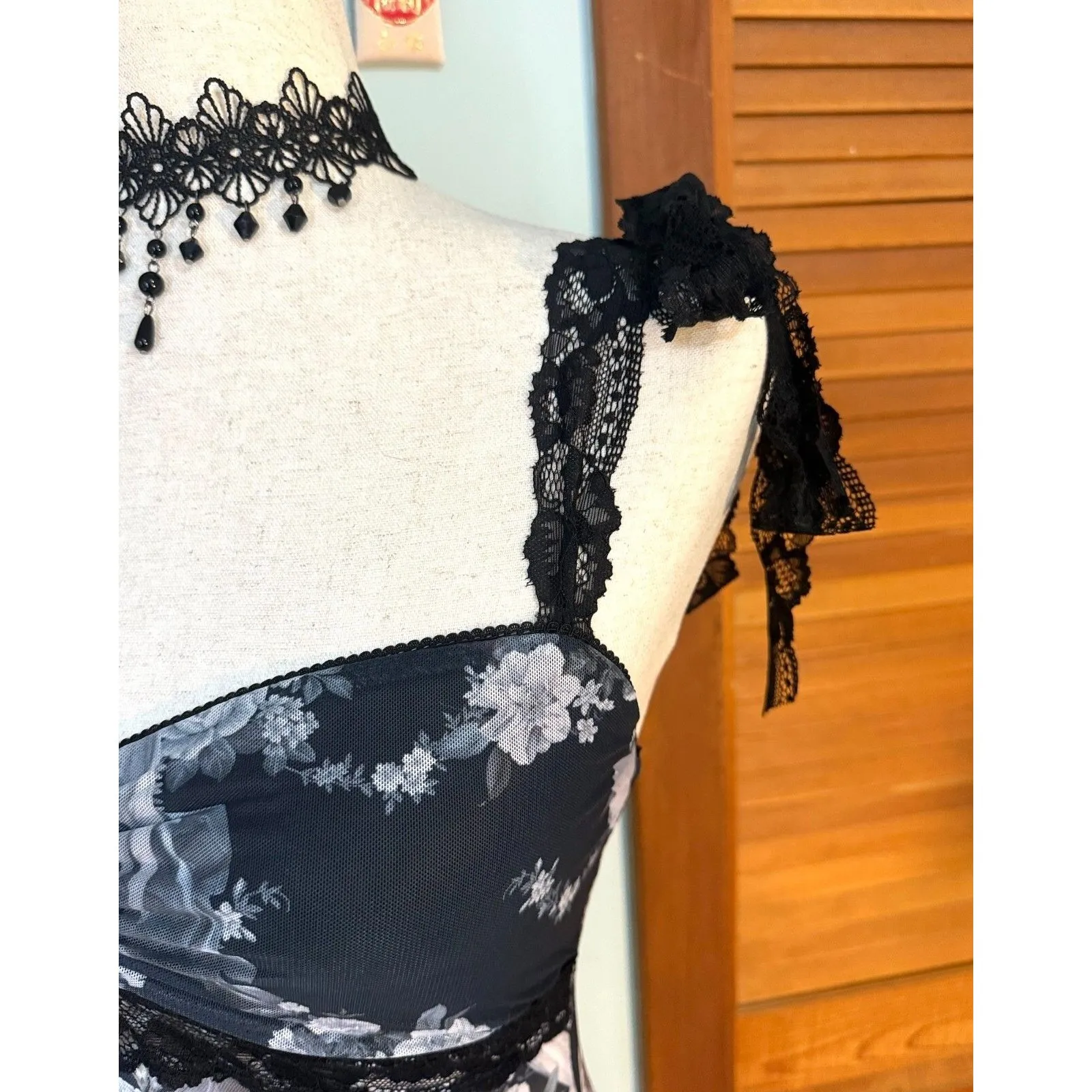 Dolls Kill Gothic Victorian Come My Sweet Angel Floral Lace Strap Cami Top XS - Image 3