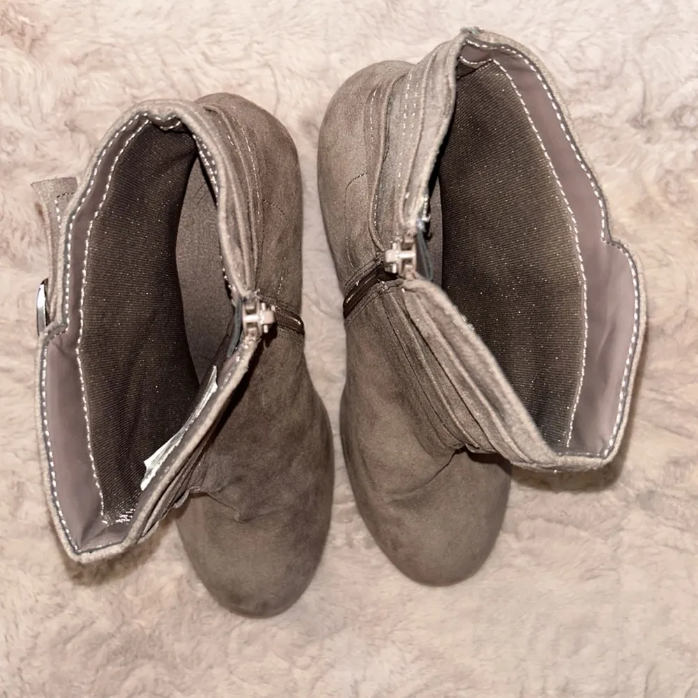 Size 9.5 Christian Siriano for Payless boots - Image 10