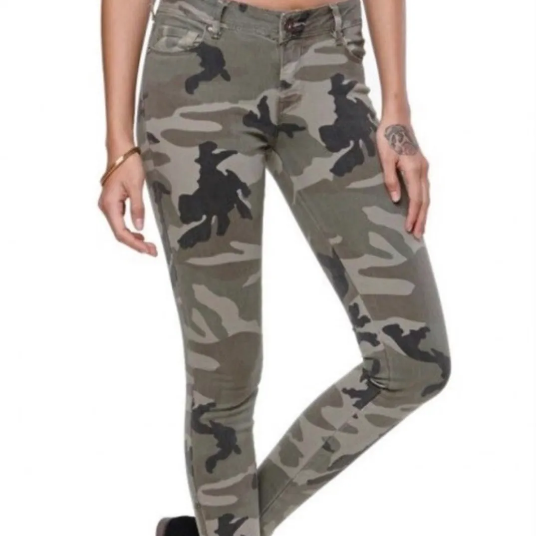 Bullhead Denim Co Bullhead Camouflage Ankle Skinniest Jeans - Image 2