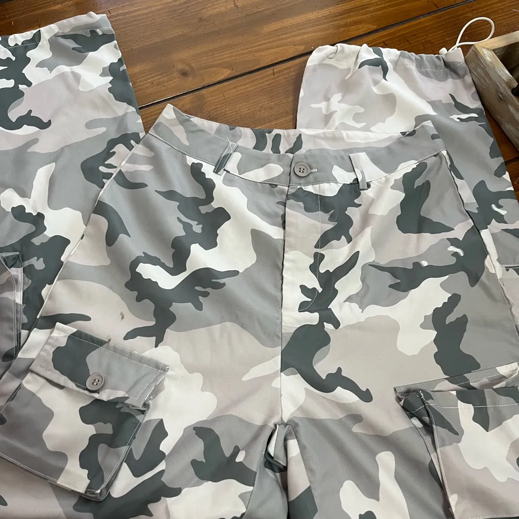 SHEIN Gray Camouflage Pants - Image 3