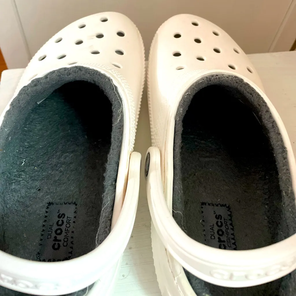 Women’s White Lined Crocs Size 9 - Image 2
