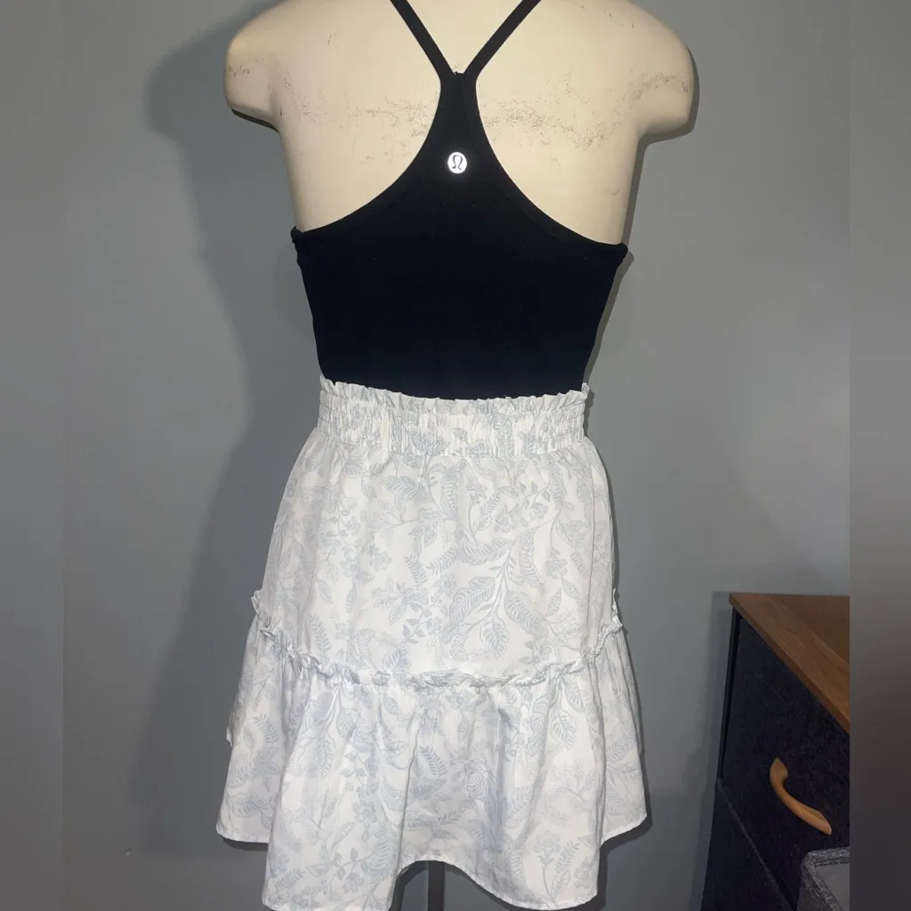 Paper Crane White and Blue Leaf Print Skirt woman’s size medium EUC - Image 3