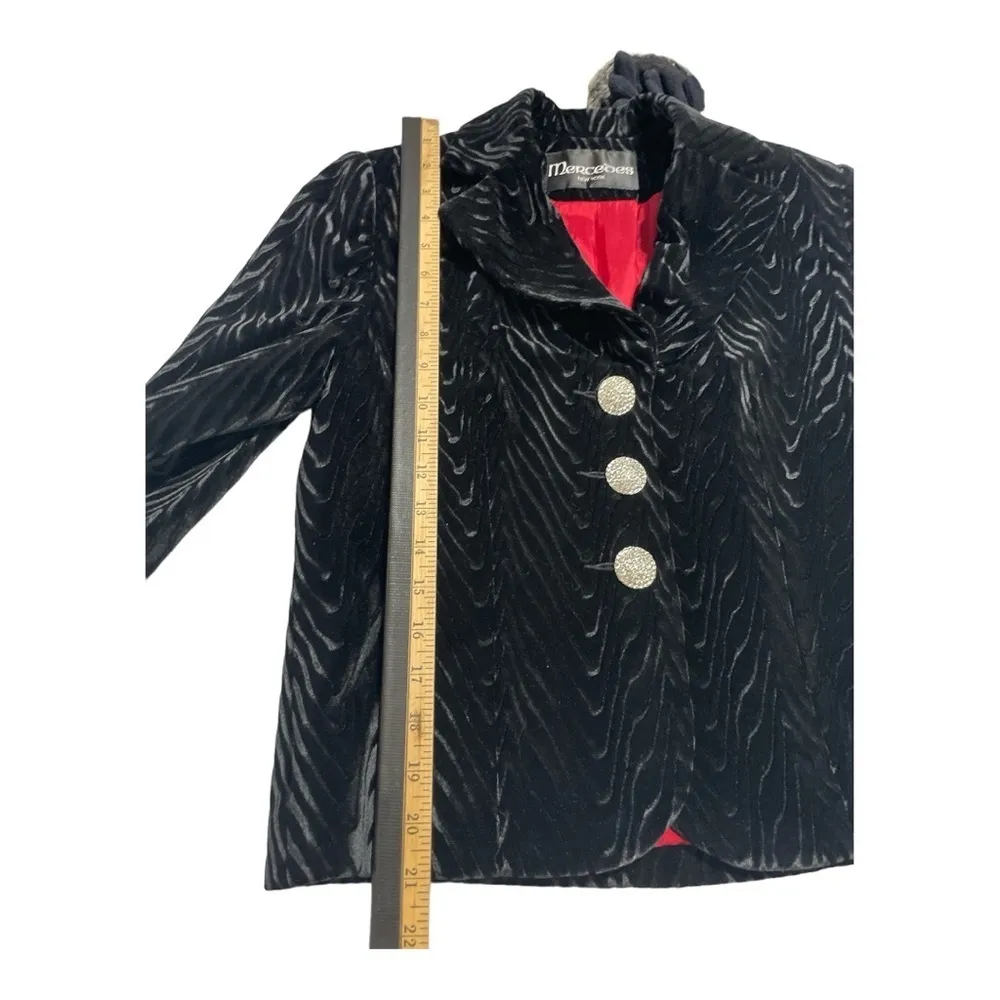 '90s Y2K Mercedes Women's
Black Velvet Rhinestone
Button Long Sleeve Blazer 4 Black - Image 11