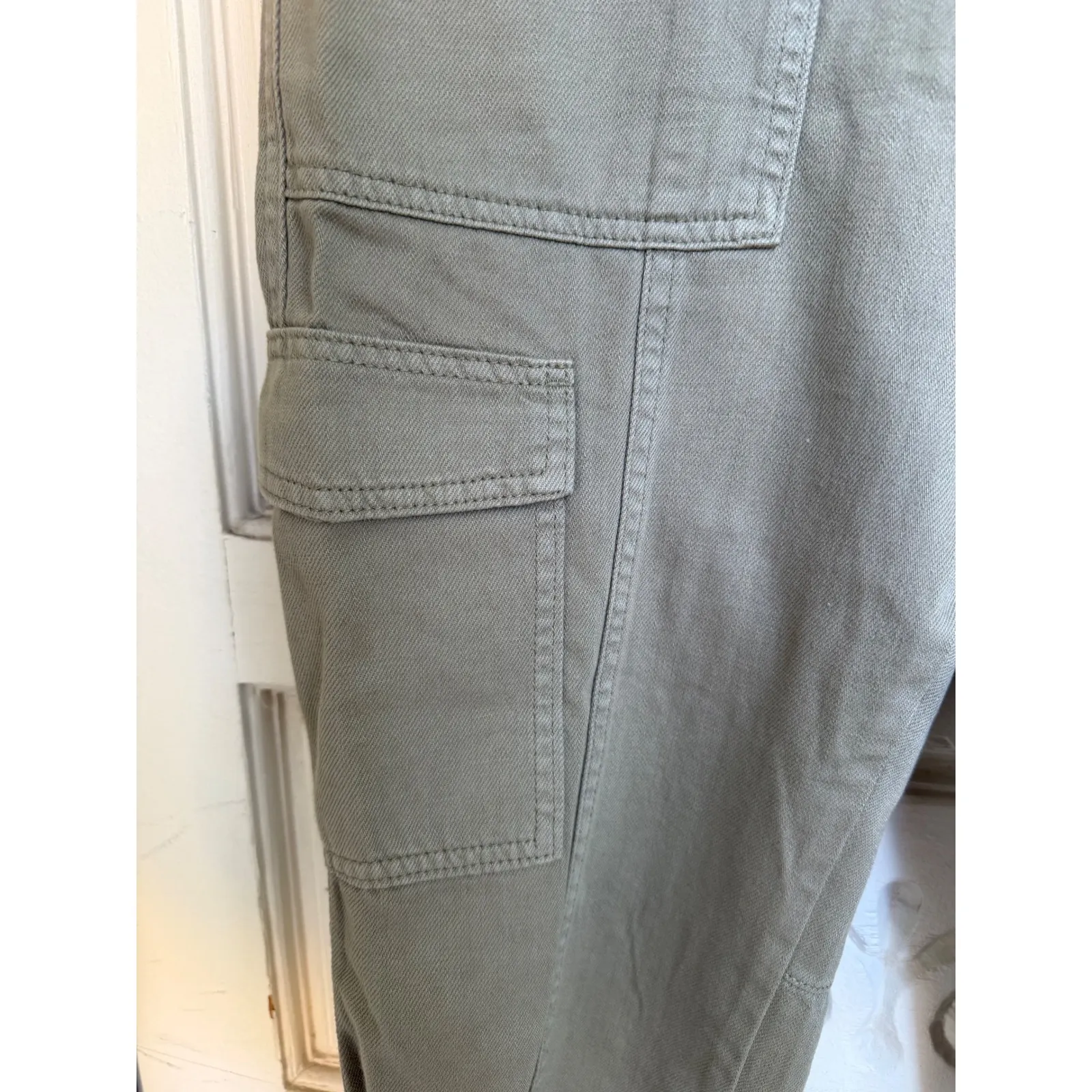 Banana Republic Petite Olive Green Cropped Belted Utility Cargo Pants Size‎ 6P - Image 3