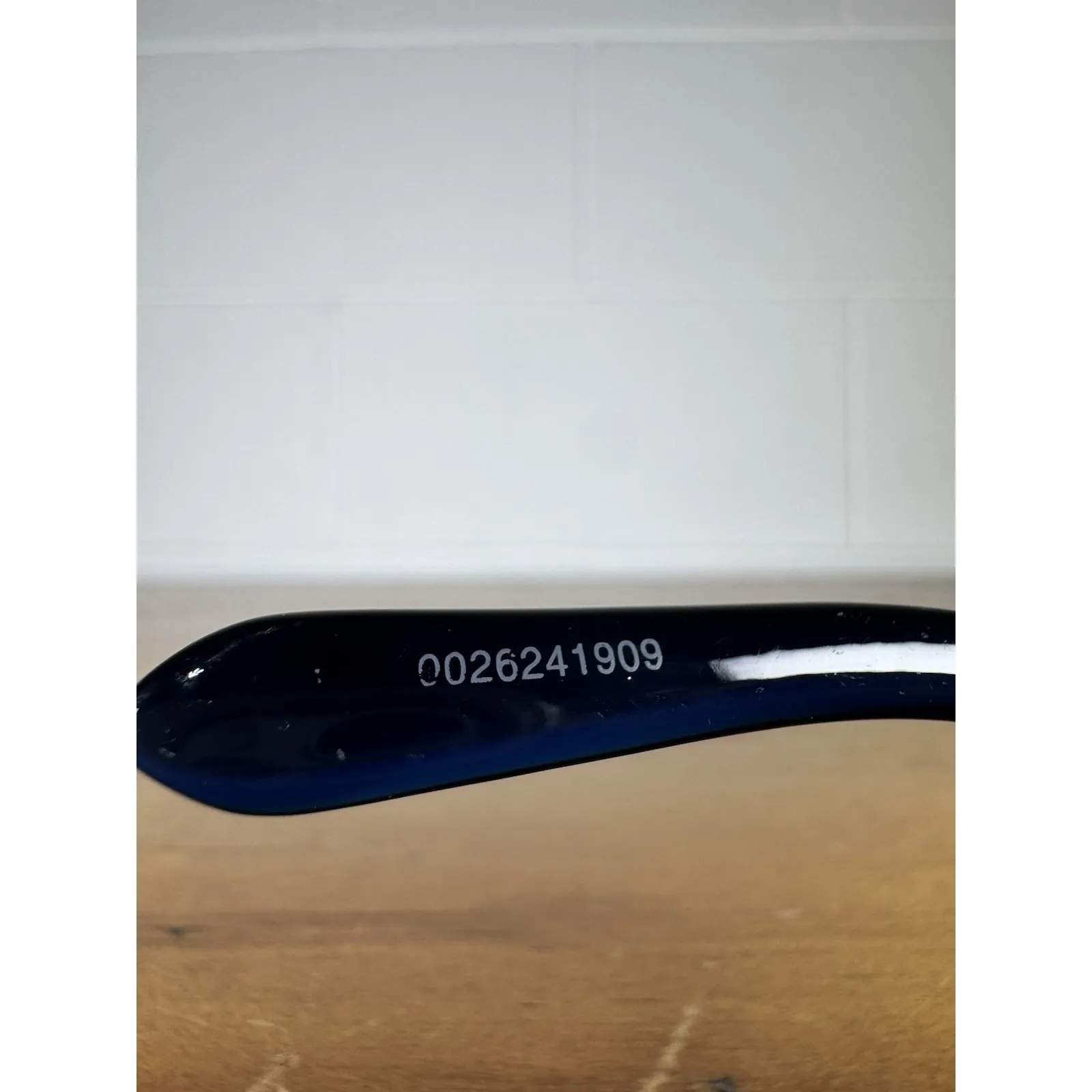 Simply Vera Vera Wang Navy Blue Sunglasses Silver Logo Gradient Lens - Image 8