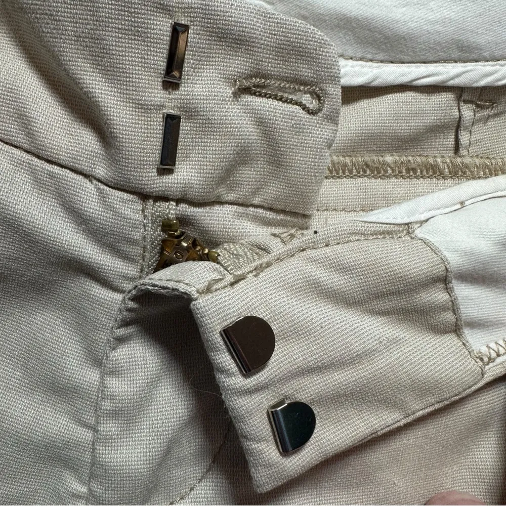North Hamptons High Rise Khaki Cuffed Shorts Missing Button size 26 - Image 11