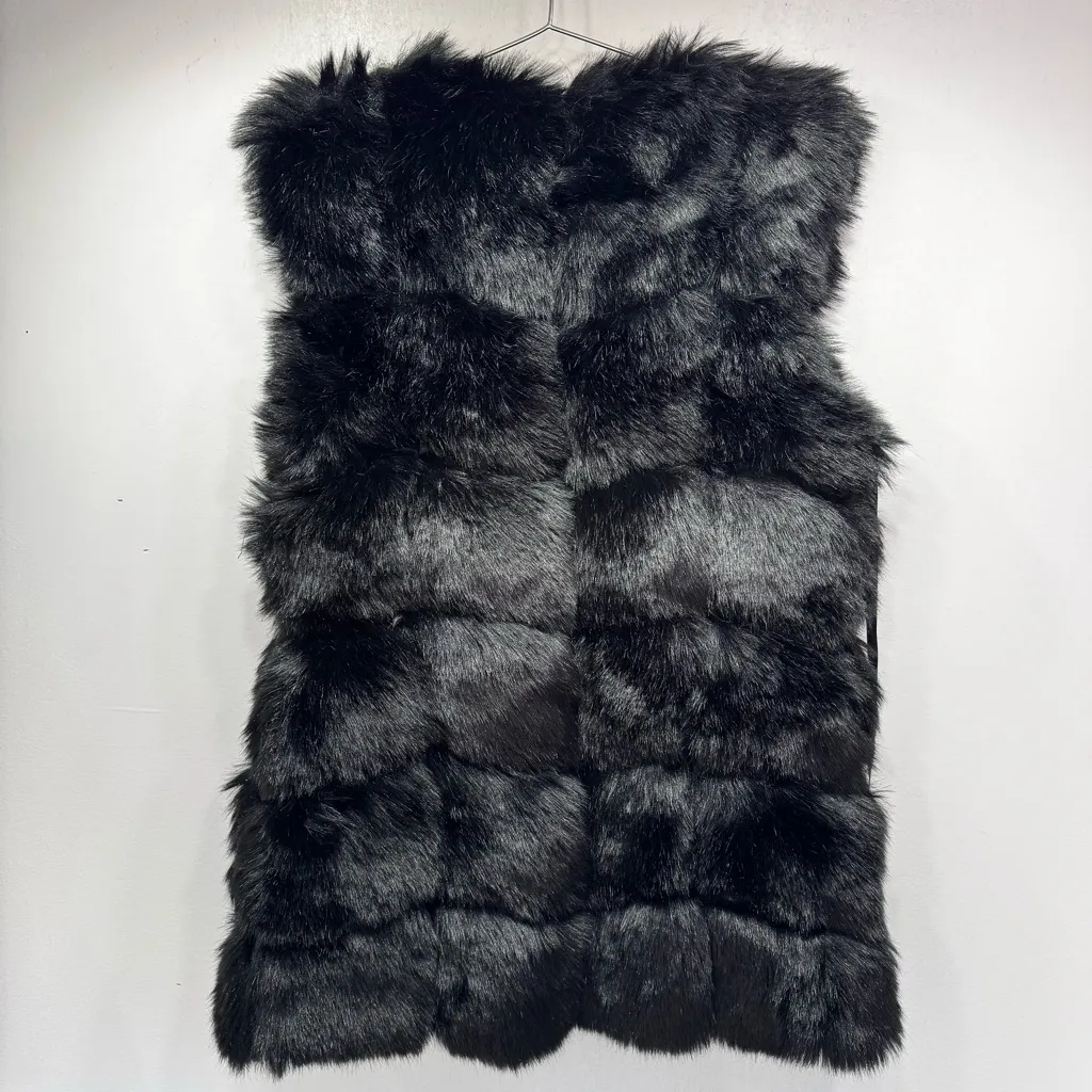 Black Faux Fur Vest by Boohoo Quilted Hook & Eye Closure Glam Mobwife City Chic - Image 3