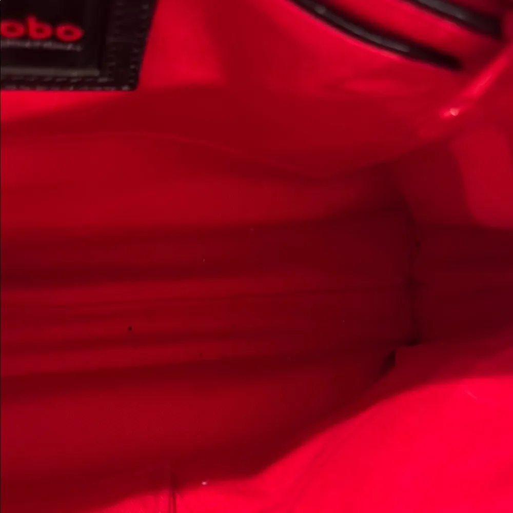 HOBO Black Leather Shoulder Bag Timeless Design - Image 4