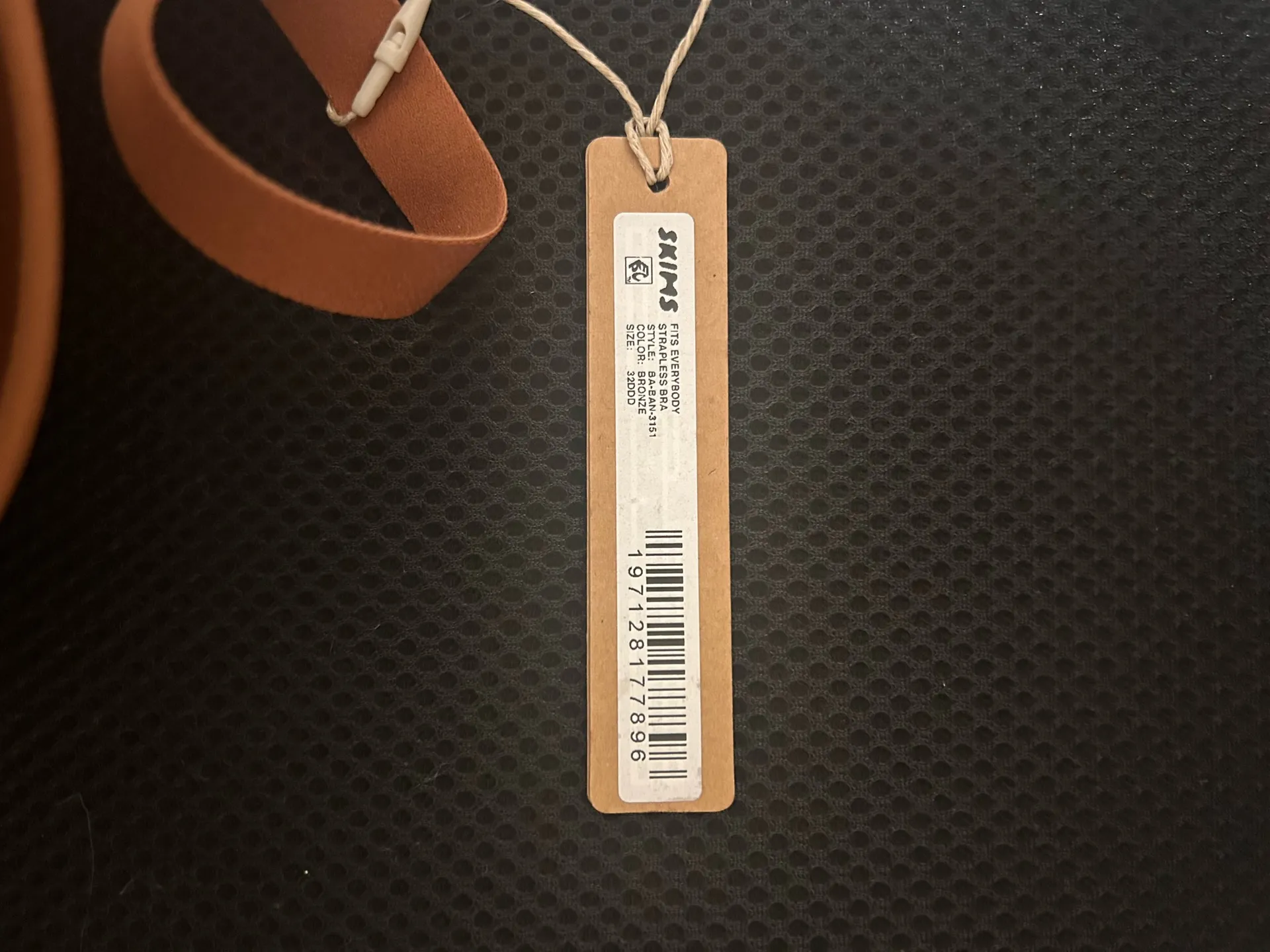 SKIMS Strapless Bra - Image 4