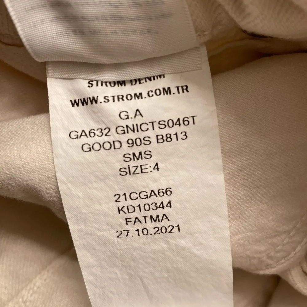 Good American Cream Cut-Out Jeans size 4 - Image 6