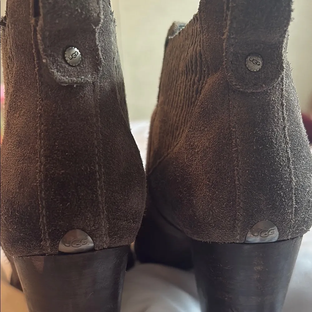 UGG Brown leather/suede Ankle Booties with Chunky Heel - Image 5