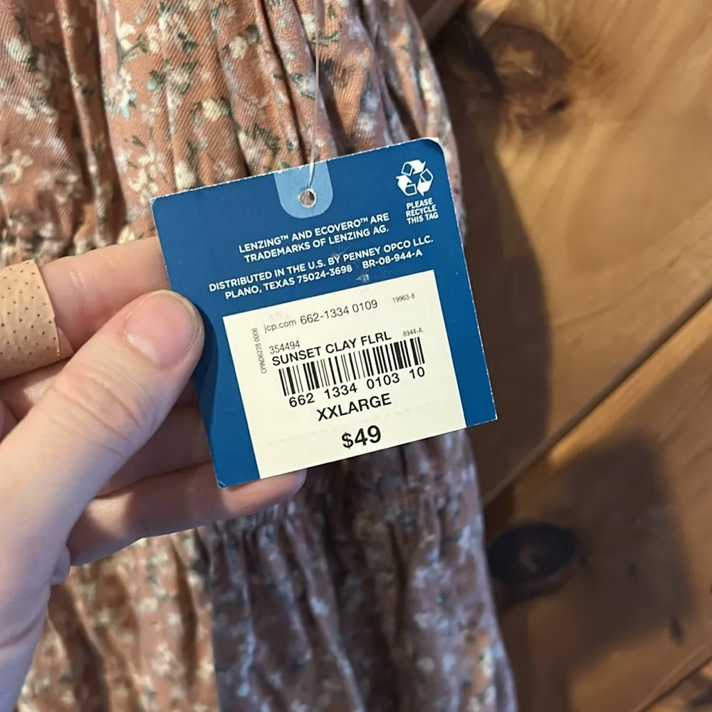 NWT Arizona pink dainty floral vneck flowy wide leg jumpsuit romper - Image 7