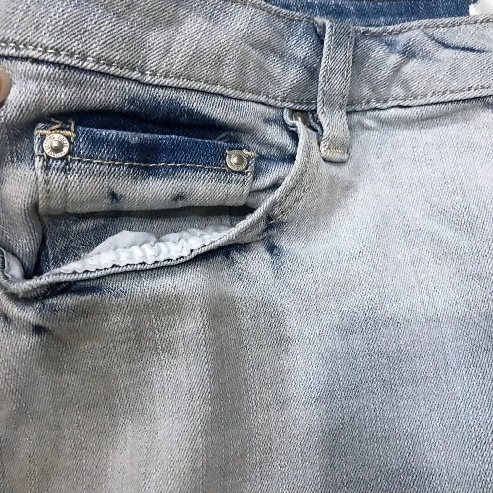 Almost Famous light blue denim skirt M stretchy casual 90s vibes on trend - Image 6