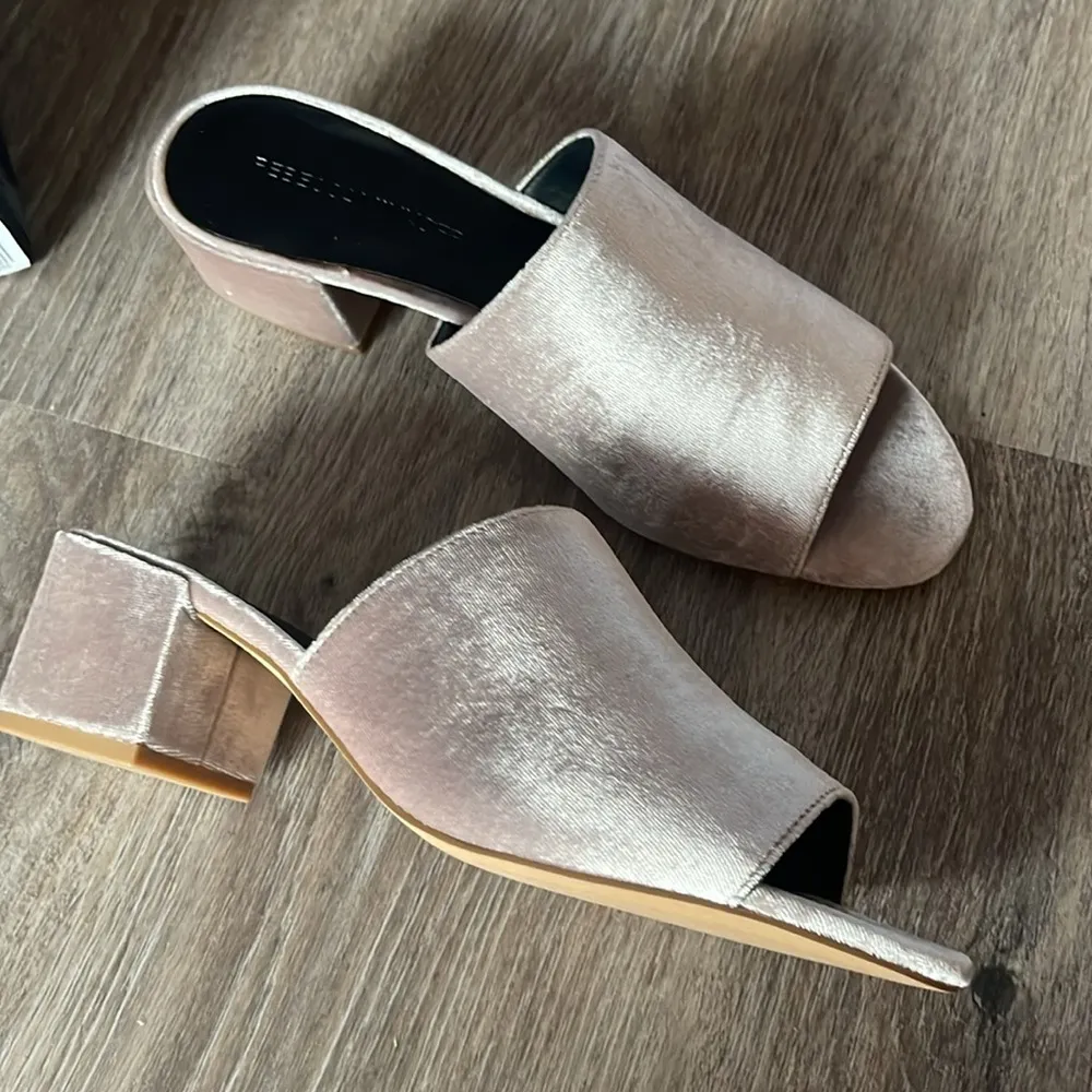 Rebecca Minkoff Ivonne Smooth Velvet Sandals Size 8 Medium - Image 12