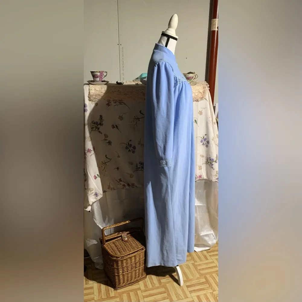 Vanity Fair Baby Blue Dressing Gown - Image 5