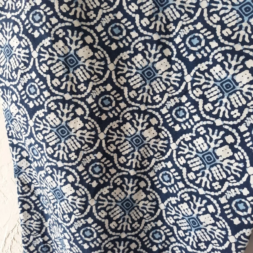 Old Navy Maternity Women's Blue Capri Crop Pants - Image 5