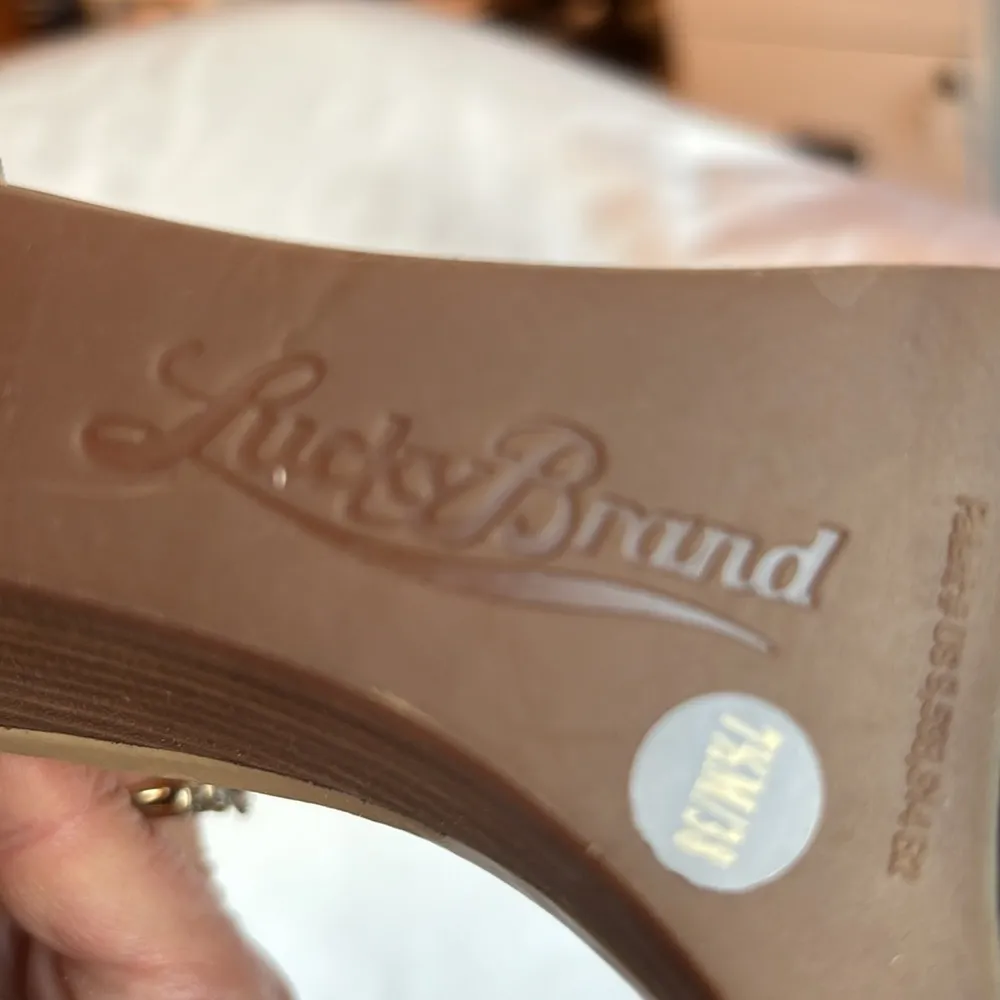 Lucky Brand Ankle Strap Sandal, Size 7.5 - Image 6