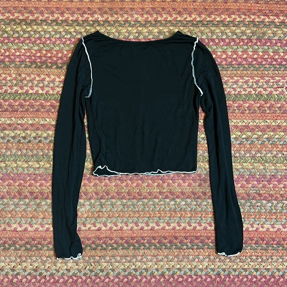 LIBERTY LOVE PATCHWORK WHITE DETAIL LONG SLEEVE CROP - Image 4