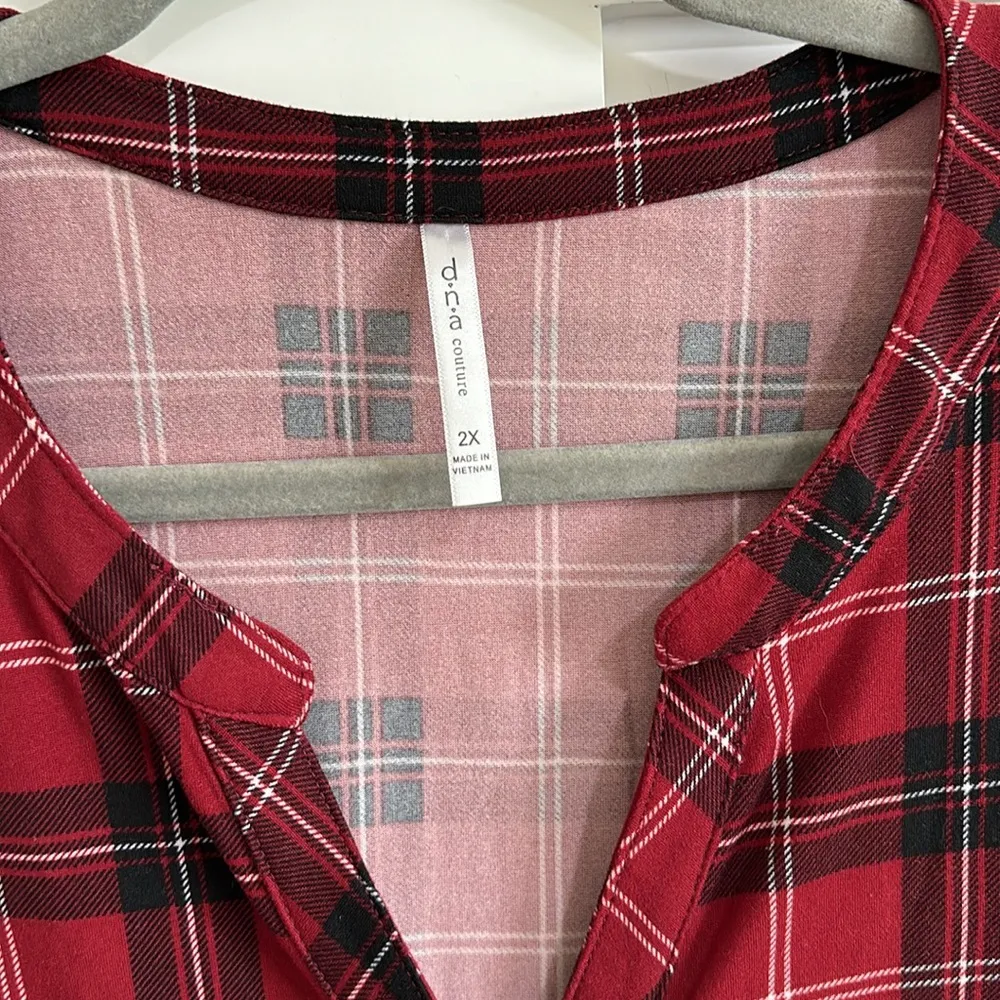 DNA Couture Women's 2X Split Neck Pullover Plaid Top Red Black Tartan Roll Tab - Image 3