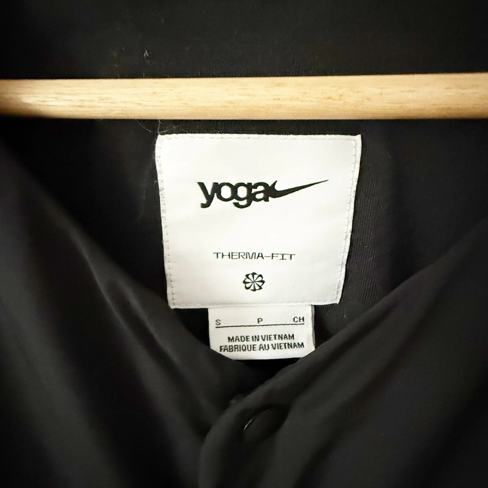 NIKE YOGA | Black Collarless Vest Workout Therma Fit Snap Workout Puffer | Small - Image 3