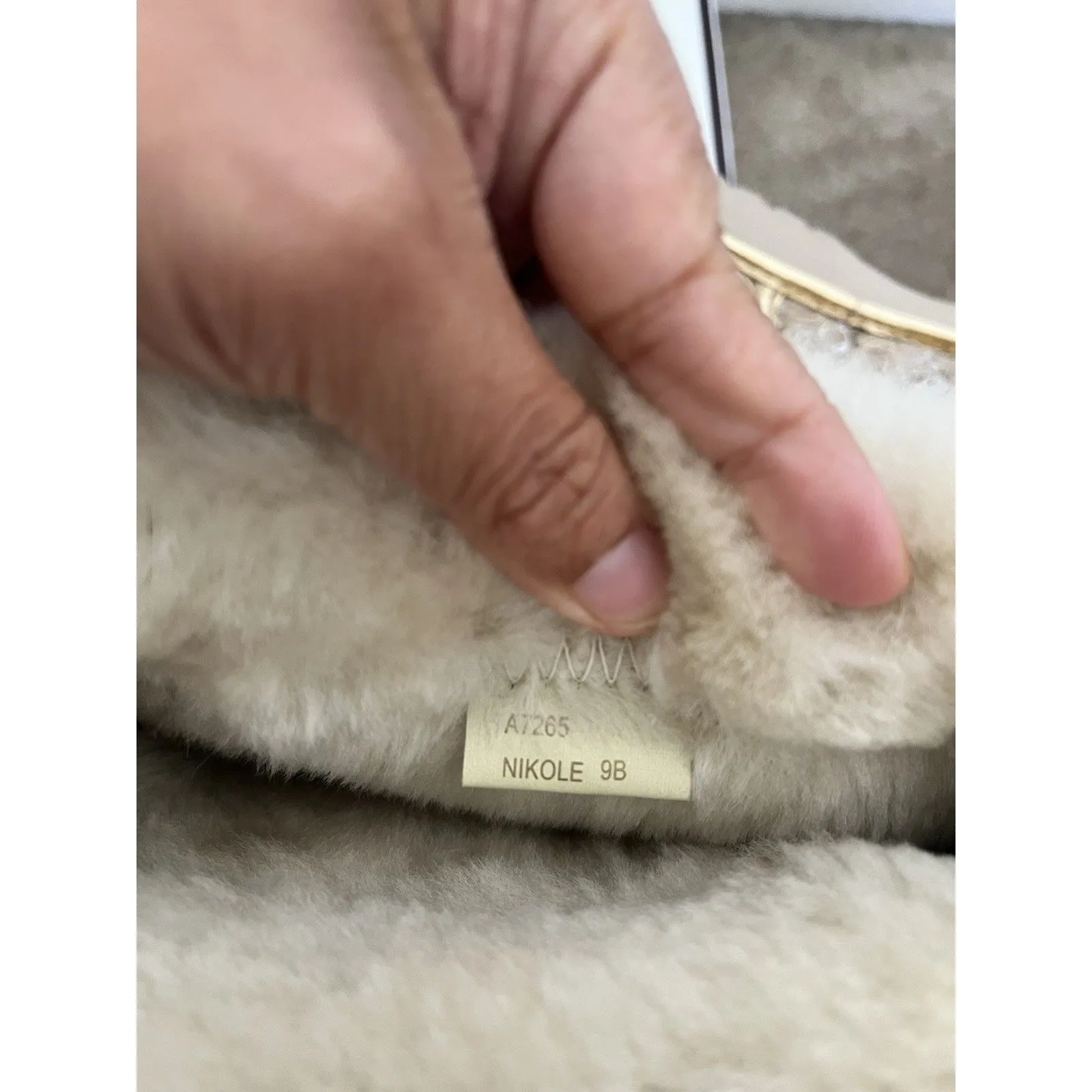 Coach Shearling Boots 9 Nikole Gold Metallic Logo Winter Snow Outdoors Urban New - Image 2