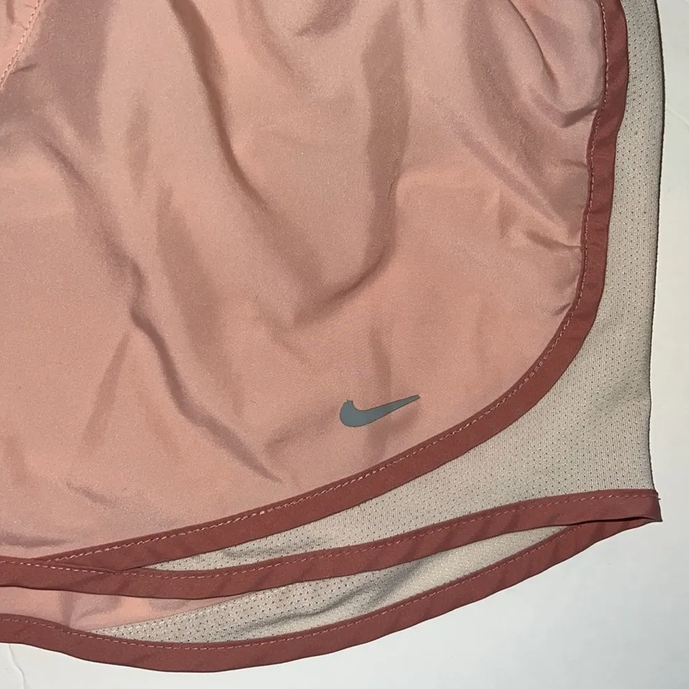 Nike Shorts Womens Small Light Pink Tempo Running Lined Athletic Activewear - Image 2