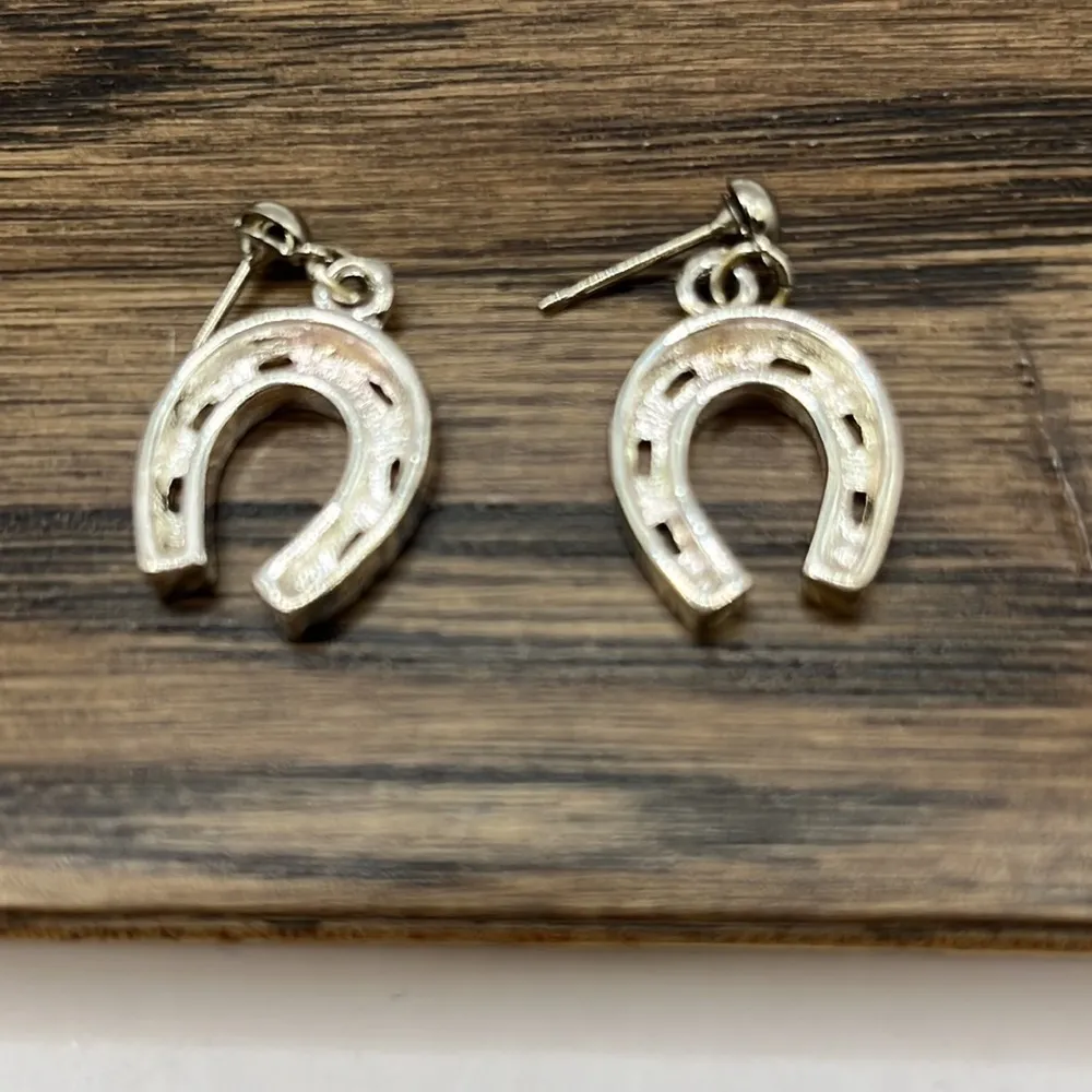 Horseshoe Earrings Silver Tone Equestrian Cowgirl Good Luck horseshoe 🧲 pierced - Image 9