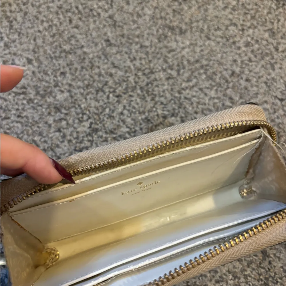 Kate Spade Metallic Heart Wallet - Image 6