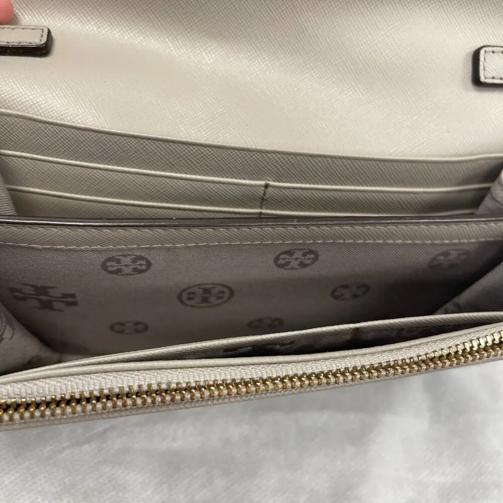 Tory Burch Robinson Chain Wallet, Grey - Preowned - Image 8