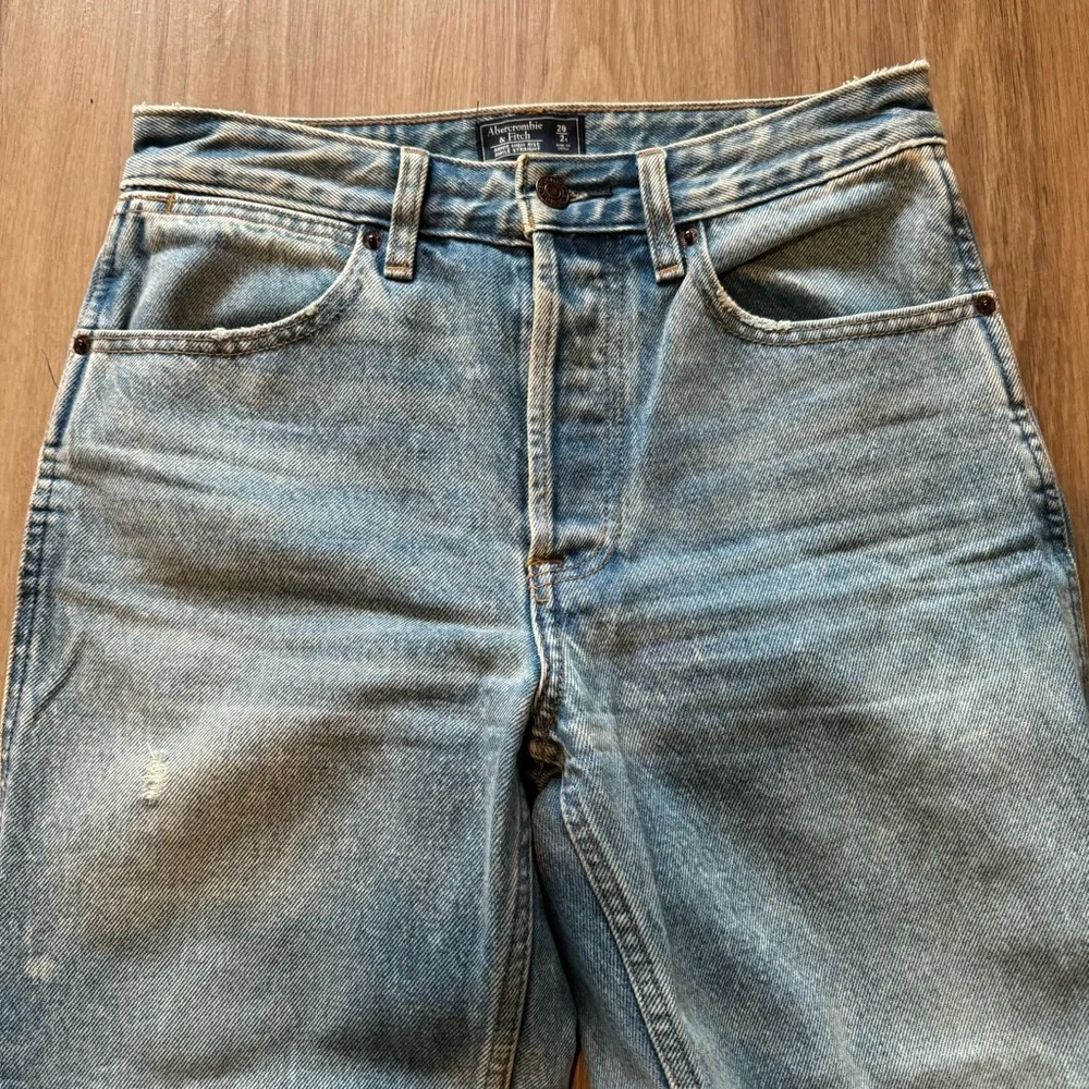 Abercrombie and Fitch Annie High Rise Ankle Straight Jeans - Image 3