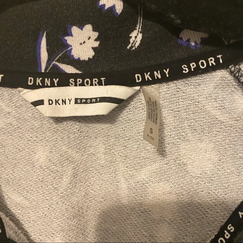 DKNY sport jacket in small - Image 4