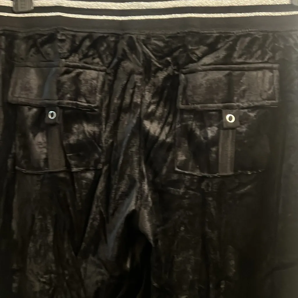 BCBG BLACK VELVET BLING SILVER STUD DRAGON & LOGO HOODIE & CROPPED PANTS SET NWT - Image 8