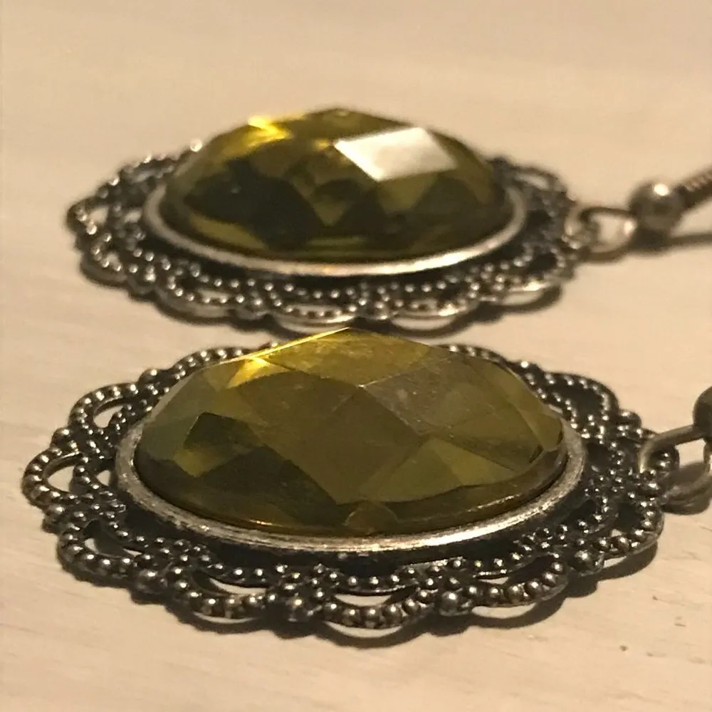 Romantic vintage look, green yellow earrings, regency, victorian, Austen vtg - Image 3