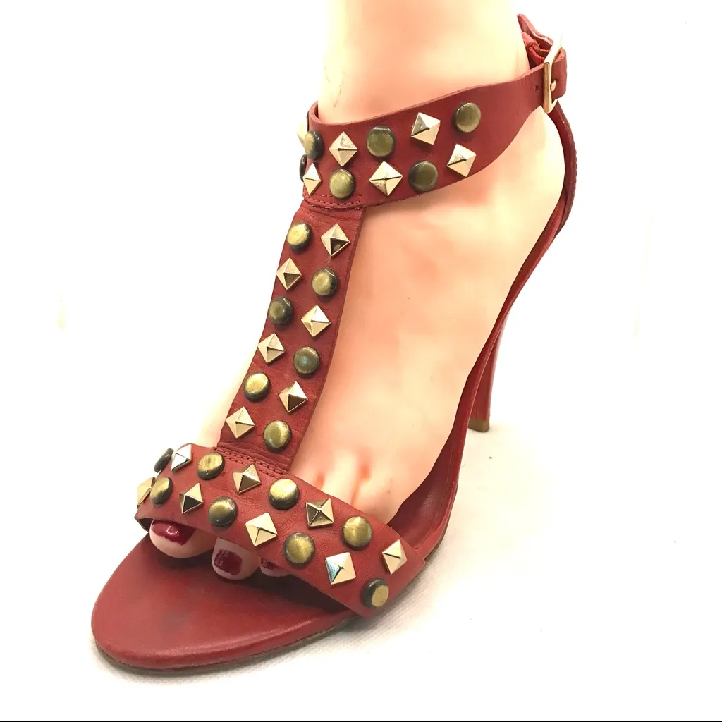 POUR LA VICTOIRE RED LEATHER WITH GOLD METAL STUDS T STRAP HEELS (8.5) - Image 3