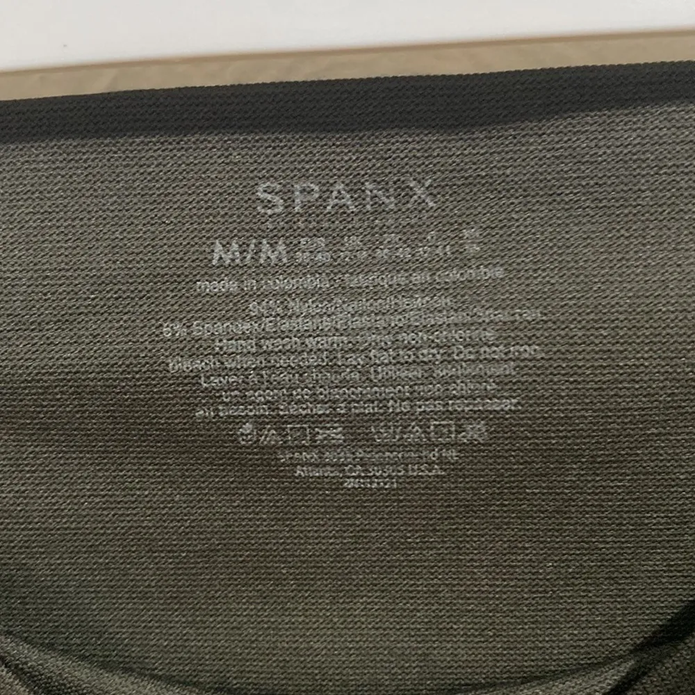 Spanx  Olive Green Seamless Shaping Ankle Zip Legging Size Medium - Image 4