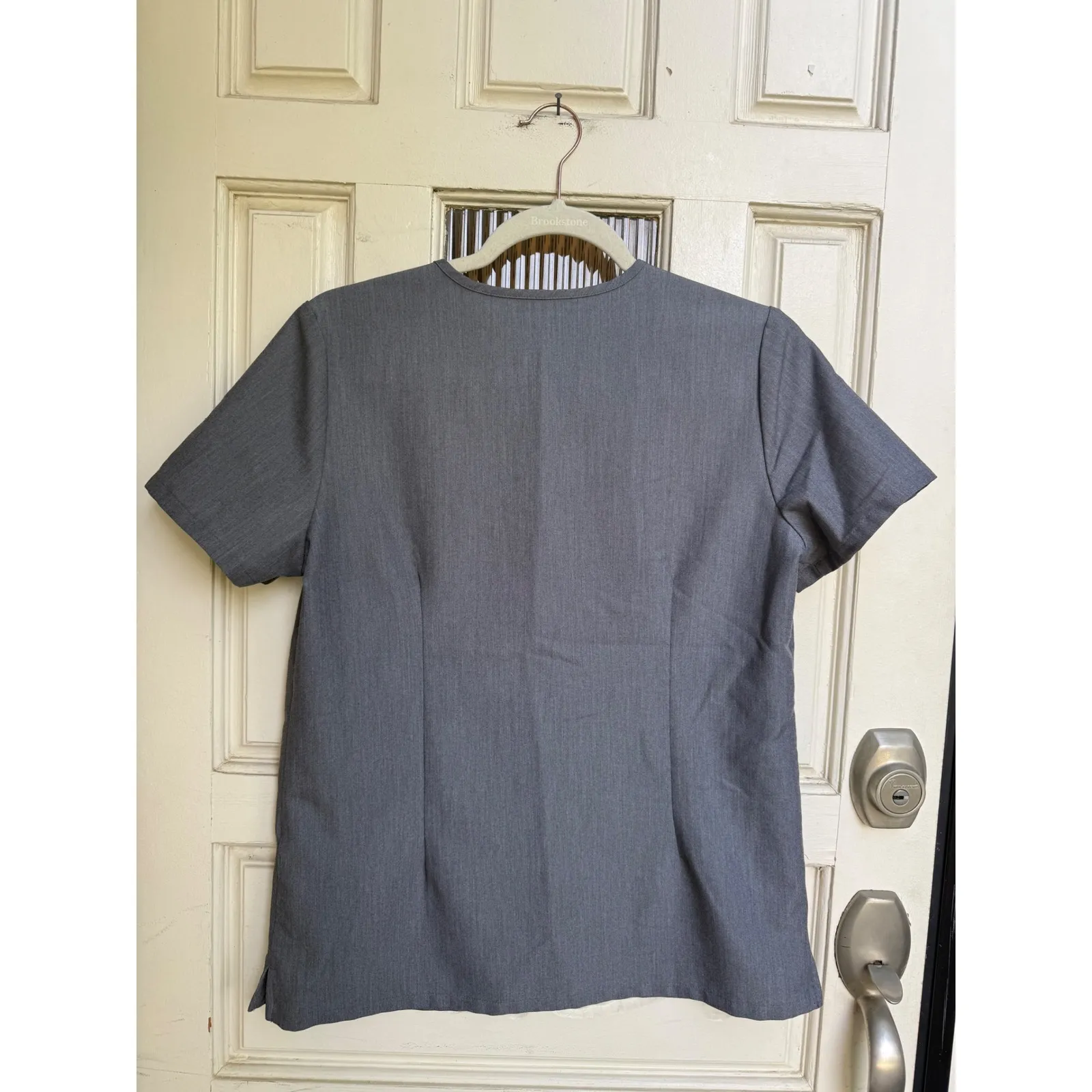 FIGS Catarina Gray Scrub Top Women's‎ Medical Uniform Short Sleeve Size Small - Image 4